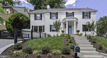 3801 LORCOM LN N, ARLINGTON, Virginia 22207, 3 Bedrooms Bedrooms, ,4 BathroomsBathrooms,Residential,For sale,3801 LORCOM LN N,VAAR2058386 MLS # VAAR2058386