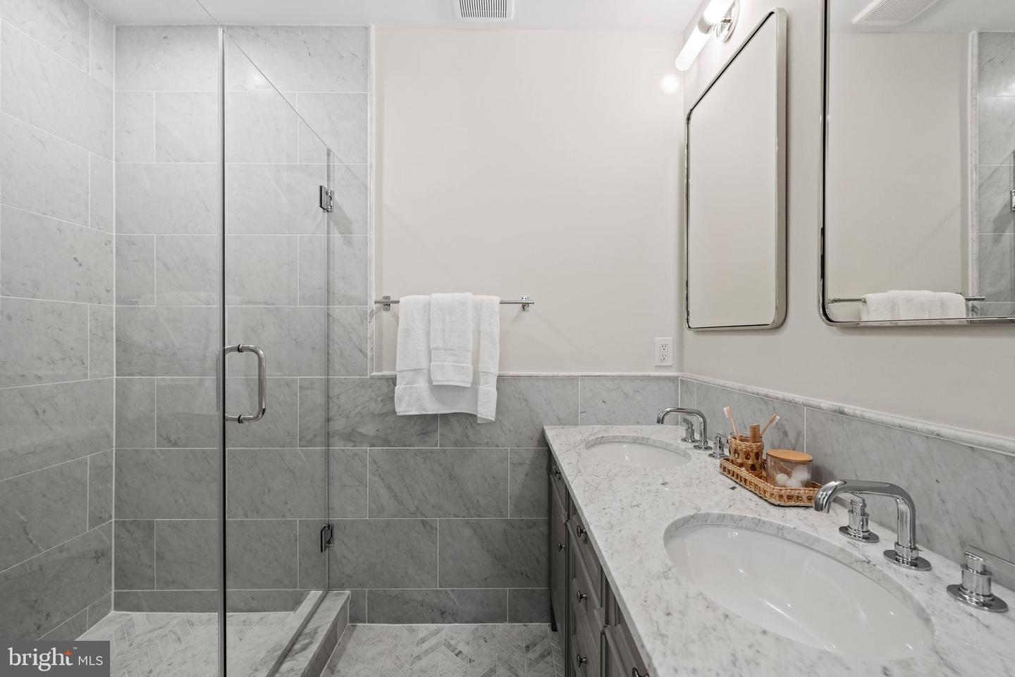 5376 28TH ST NW, WASHINGTON, District Of Columbia 20015, 5 Bedrooms Bedrooms, ,4 BathroomsBathrooms,Residential,For sale,5376 28TH ST NW,DCDC2203136 MLS # DCDC2203136
