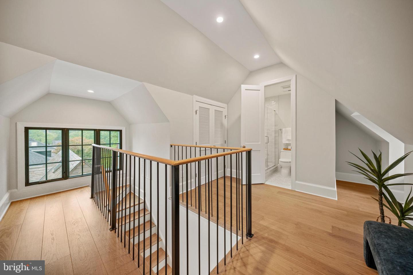 5376 28TH ST NW, WASHINGTON, District Of Columbia 20015, 5 Bedrooms Bedrooms, ,4 BathroomsBathrooms,Residential,For sale,5376 28TH ST NW,DCDC2203136 MLS # DCDC2203136