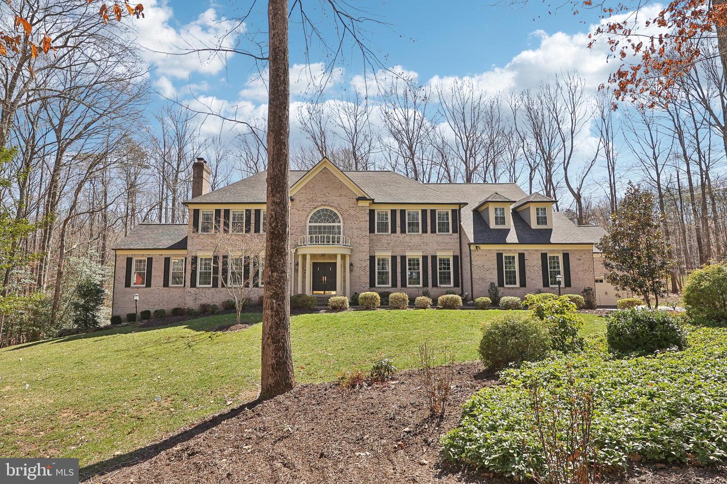 7951 KELLY ANN CT, FAIRFAX STATION, Virginia 22039, 5 Bedrooms Bedrooms, ,5 BathroomsBathrooms,Residential,For sale,7951 KELLY ANN CT,VAFX2244152 MLS # VAFX2244152