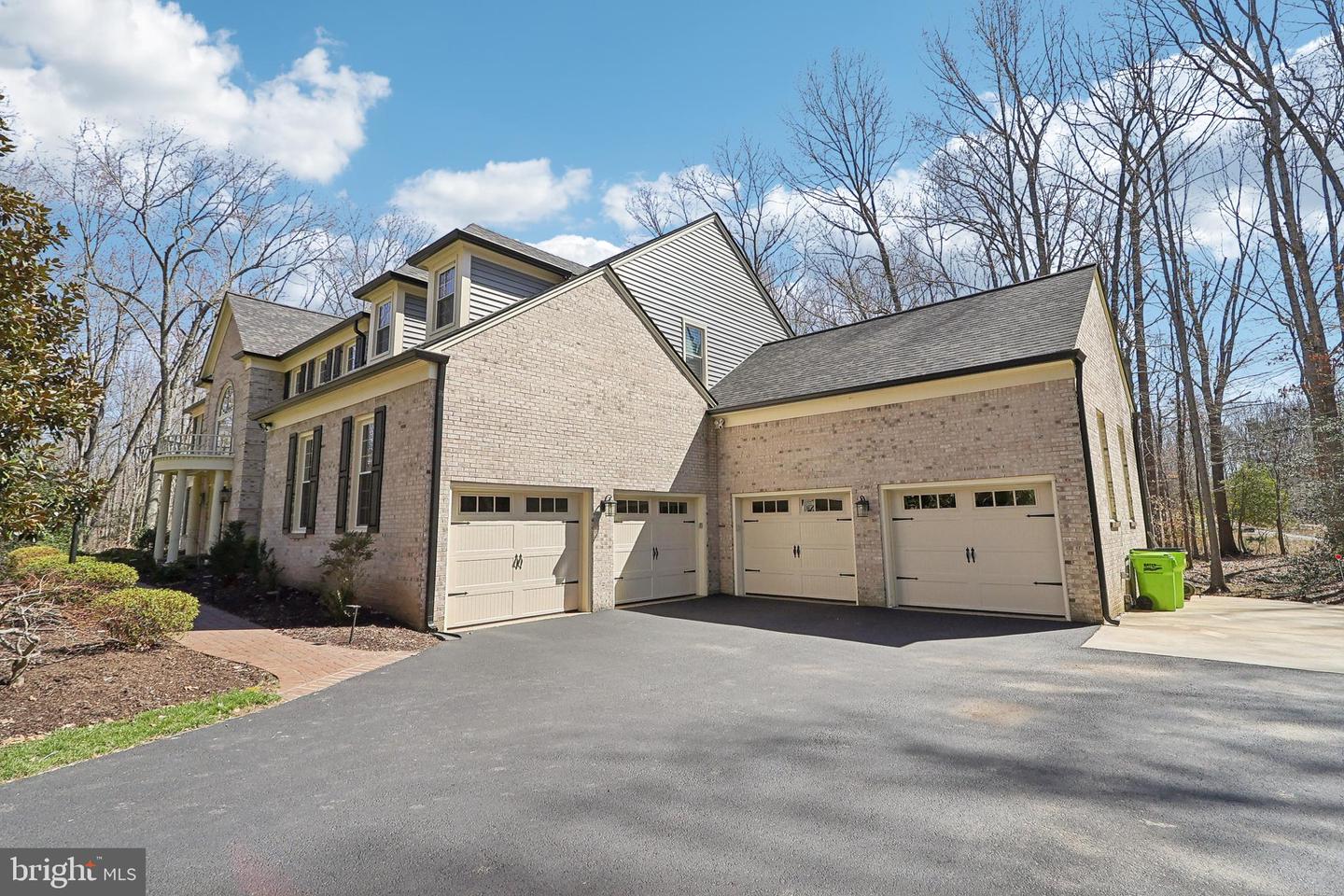 7951 KELLY ANN CT, FAIRFAX STATION, Virginia 22039, 5 Bedrooms Bedrooms, ,5 BathroomsBathrooms,Residential,For sale,7951 KELLY ANN CT,VAFX2244152 MLS # VAFX2244152