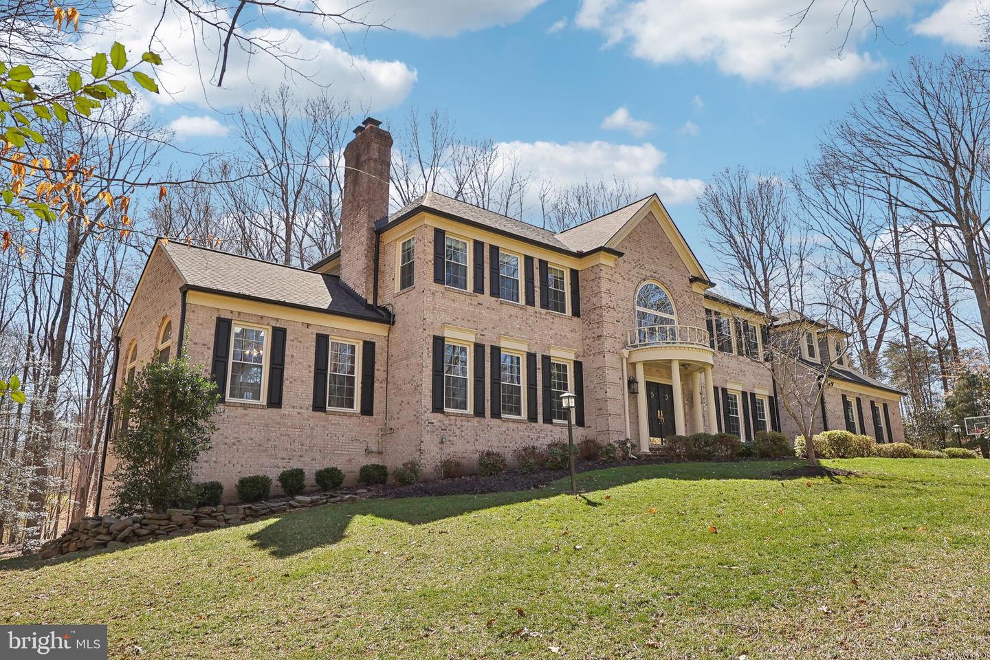 7951 KELLY ANN CT, FAIRFAX STATION, Virginia 22039, 5 Bedrooms Bedrooms, ,5 BathroomsBathrooms,Residential,For sale,7951 KELLY ANN CT,VAFX2244152 MLS # VAFX2244152