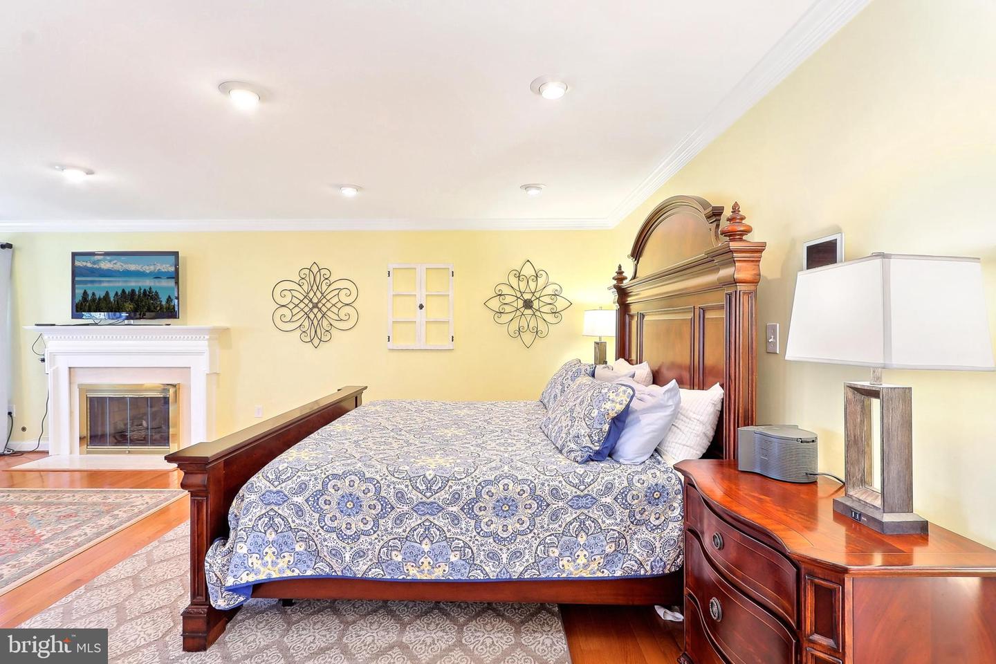 7951 KELLY ANN CT, FAIRFAX STATION, Virginia 22039, 5 Bedrooms Bedrooms, ,5 BathroomsBathrooms,Residential,For sale,7951 KELLY ANN CT,VAFX2244152 MLS # VAFX2244152