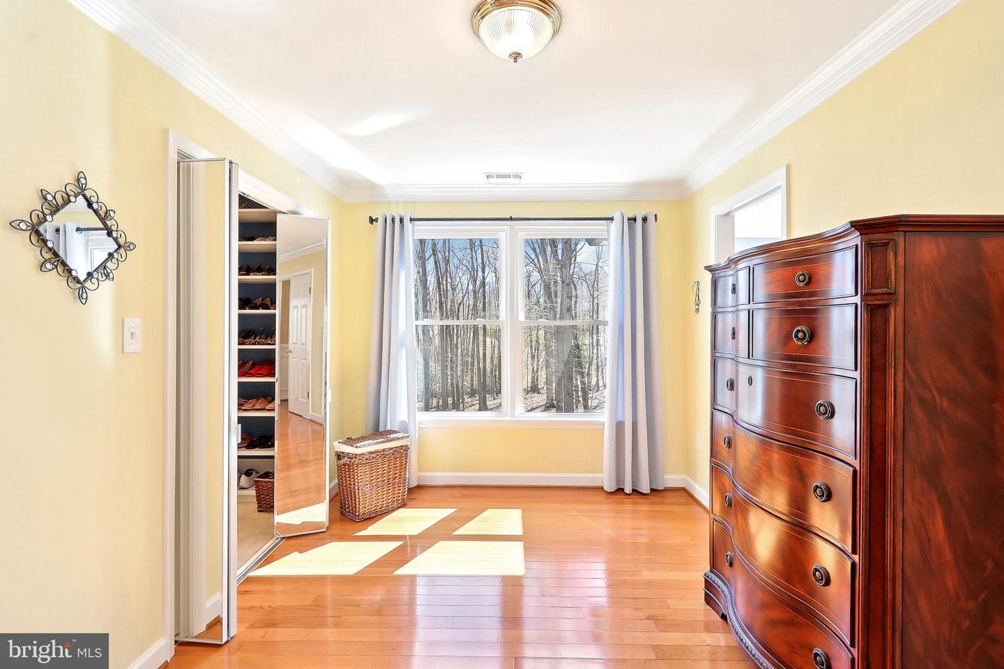 7951 KELLY ANN CT, FAIRFAX STATION, Virginia 22039, 5 Bedrooms Bedrooms, ,5 BathroomsBathrooms,Residential,For sale,7951 KELLY ANN CT,VAFX2244152 MLS # VAFX2244152