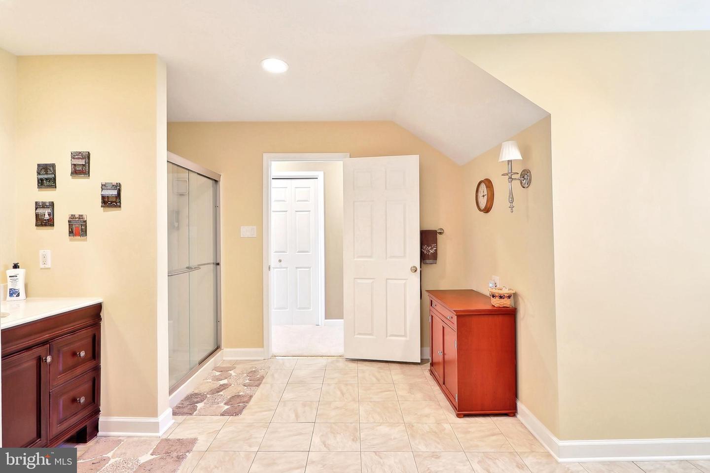 7951 KELLY ANN CT, FAIRFAX STATION, Virginia 22039, 5 Bedrooms Bedrooms, ,5 BathroomsBathrooms,Residential,For sale,7951 KELLY ANN CT,VAFX2244152 MLS # VAFX2244152