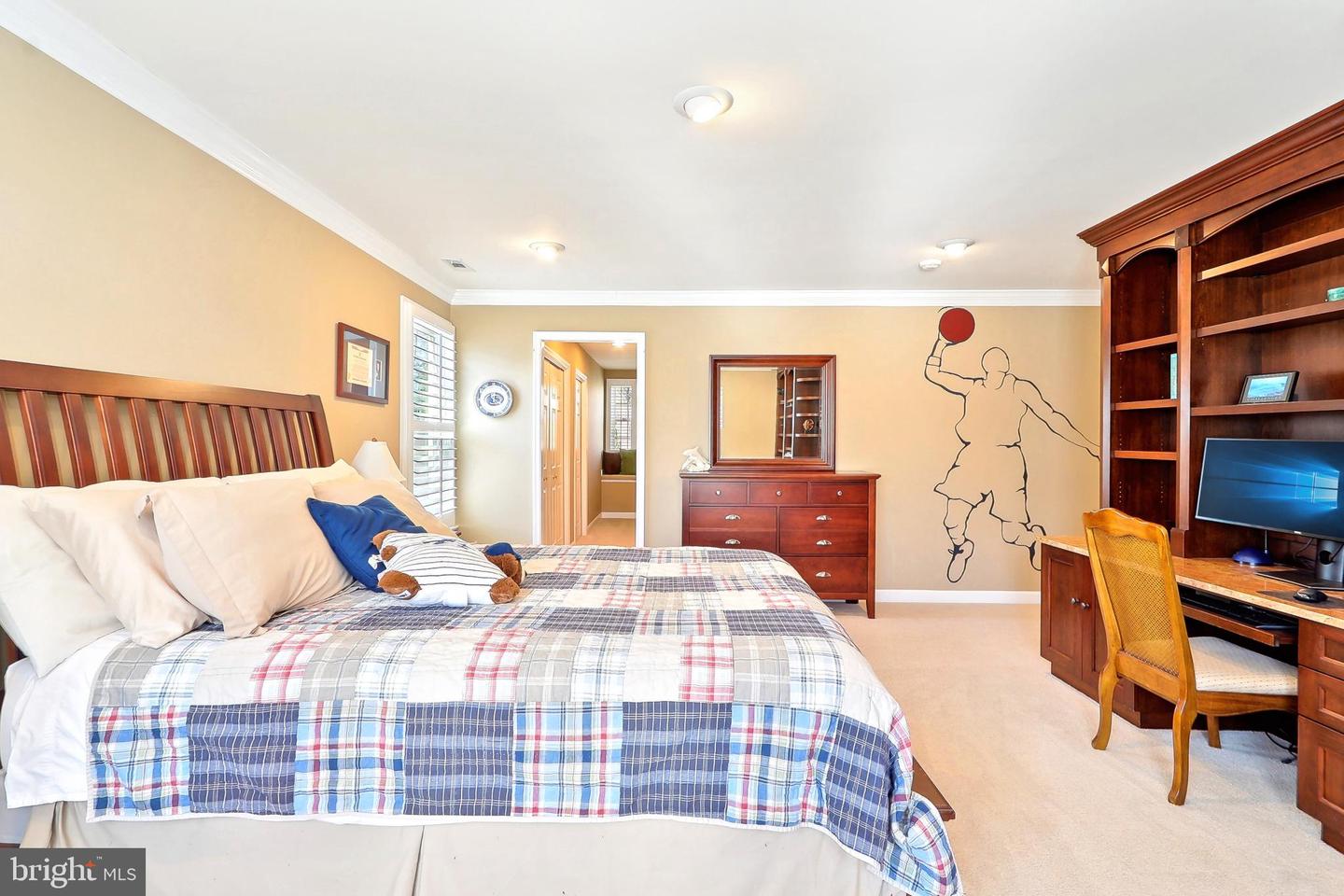 7951 KELLY ANN CT, FAIRFAX STATION, Virginia 22039, 5 Bedrooms Bedrooms, ,5 BathroomsBathrooms,Residential,For sale,7951 KELLY ANN CT,VAFX2244152 MLS # VAFX2244152