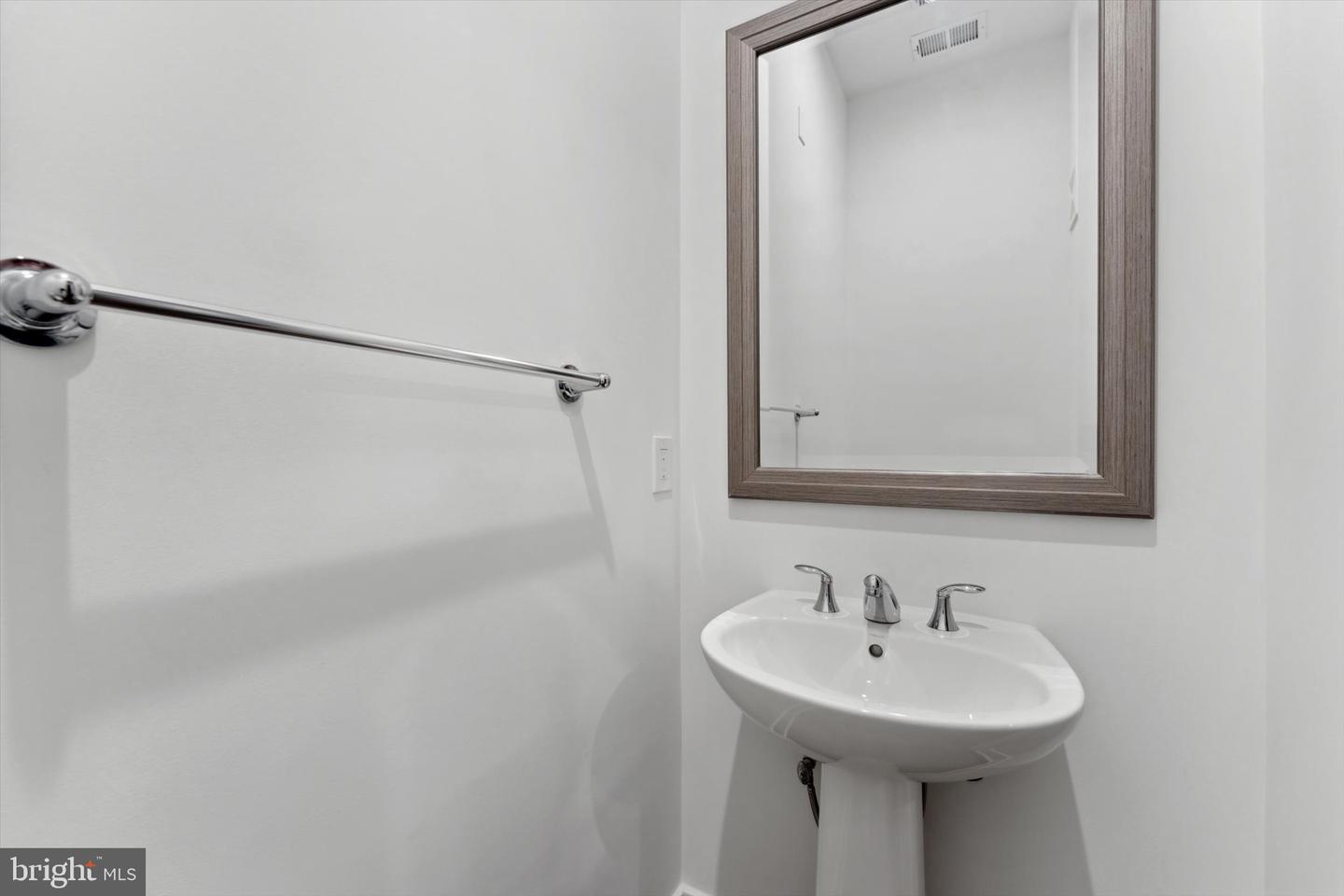 43443 CROSON LN #400, ASHBURN, Virginia 20148, 3 Bedrooms Bedrooms, ,2 BathroomsBathrooms,Residential,For sale,43443 CROSON LN #400,VALO2098264 MLS # VALO2098264