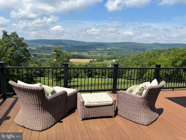 14812 MANOR VIEW, HILLSBORO, Virginia 20132, 4 Bedrooms Bedrooms, ,3 BathroomsBathrooms,Residential,For sale,14812 MANOR VIEW,VALO2098280 MLS # VALO2098280