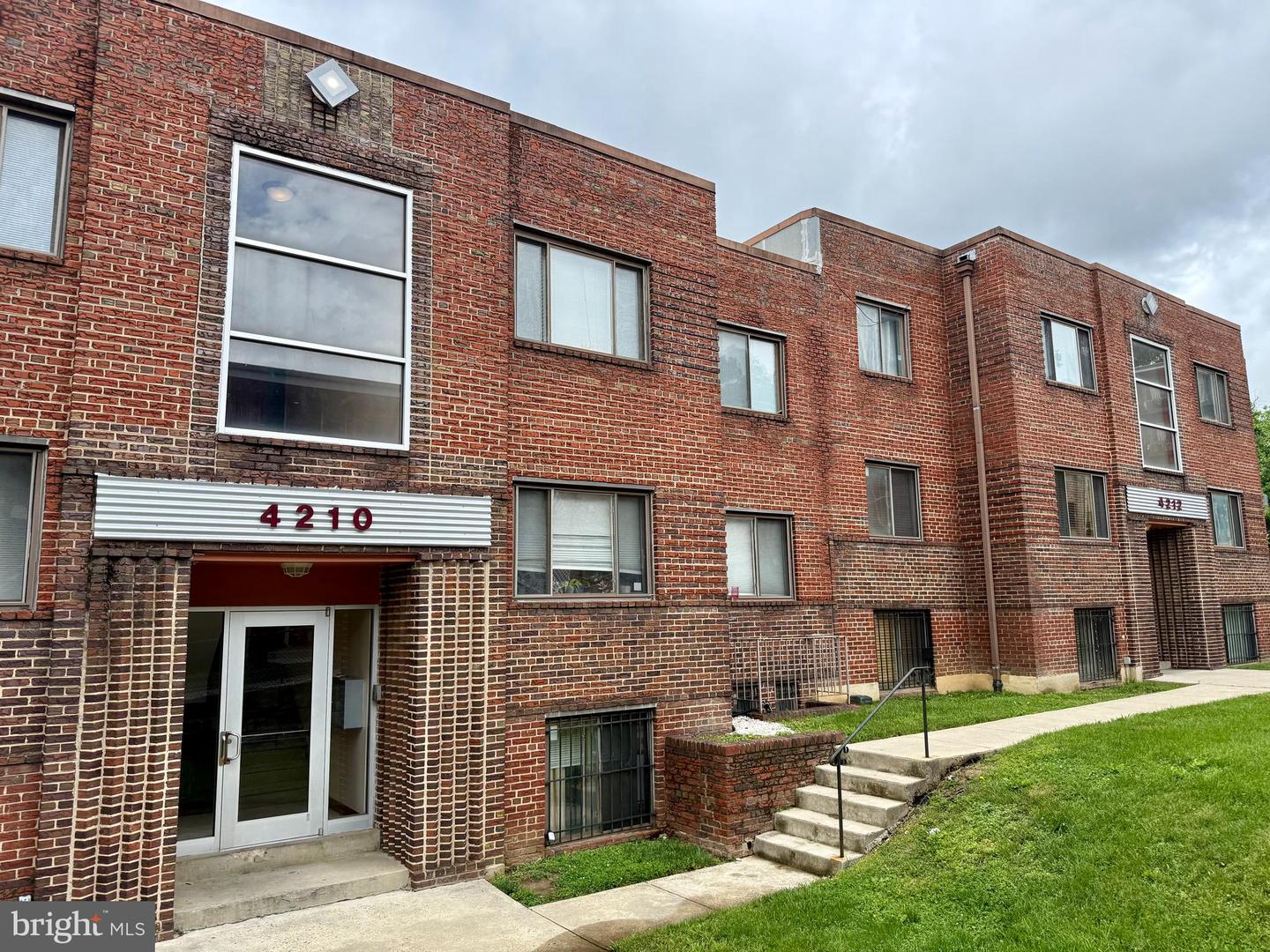 4212 BENNING RD NE #6, WASHINGTON, District Of Columbia 20019, 2 Bedrooms Bedrooms, ,1 BathroomBathrooms,Residential,For sale,4212 BENNING RD NE #6,DCDC2203142 MLS # DCDC2203142