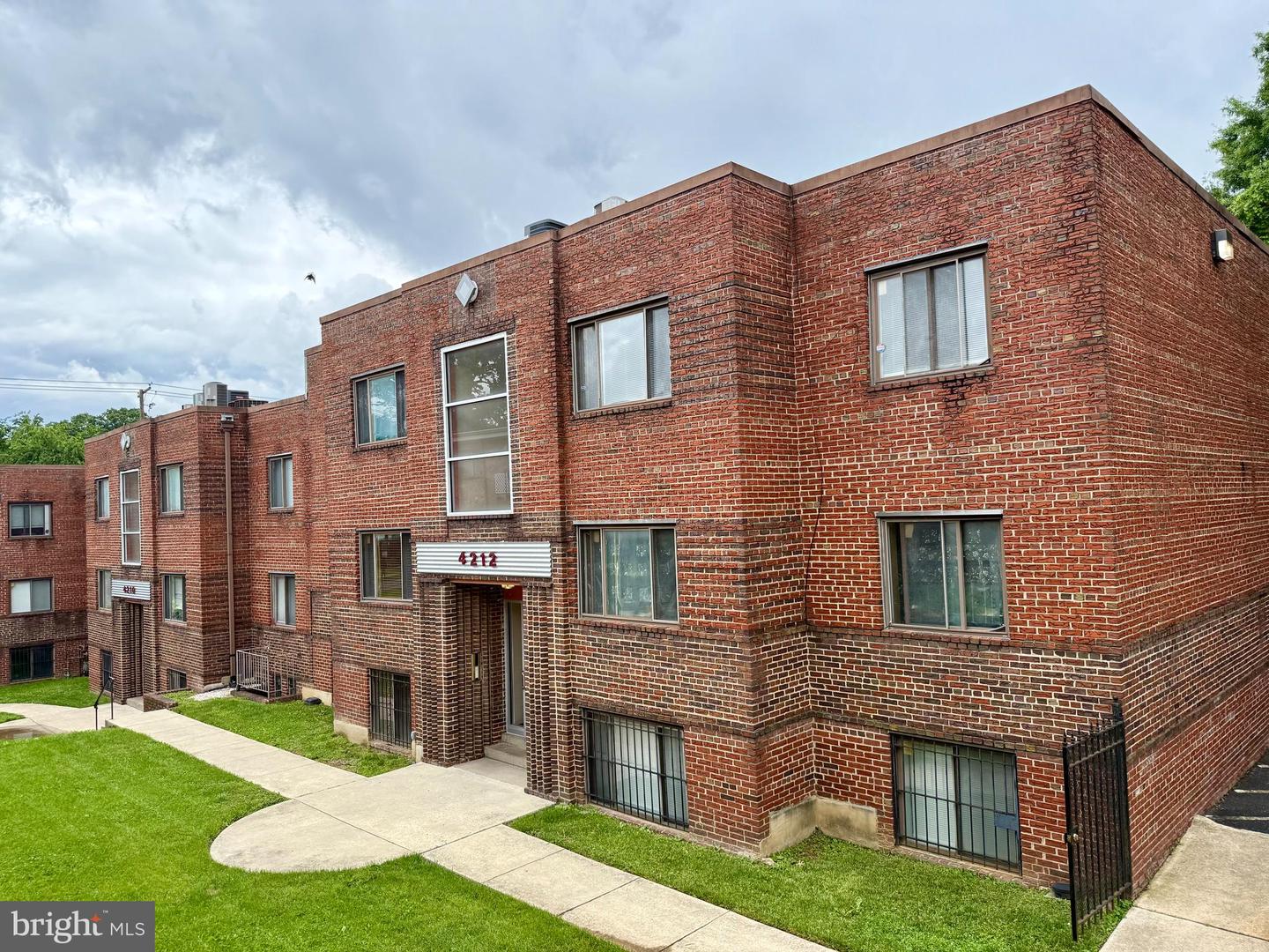 4212 BENNING RD NE #6, WASHINGTON, District Of Columbia 20019, 2 Bedrooms Bedrooms, ,1 BathroomBathrooms,Residential,For sale,4212 BENNING RD NE #6,DCDC2203142 MLS # DCDC2203142