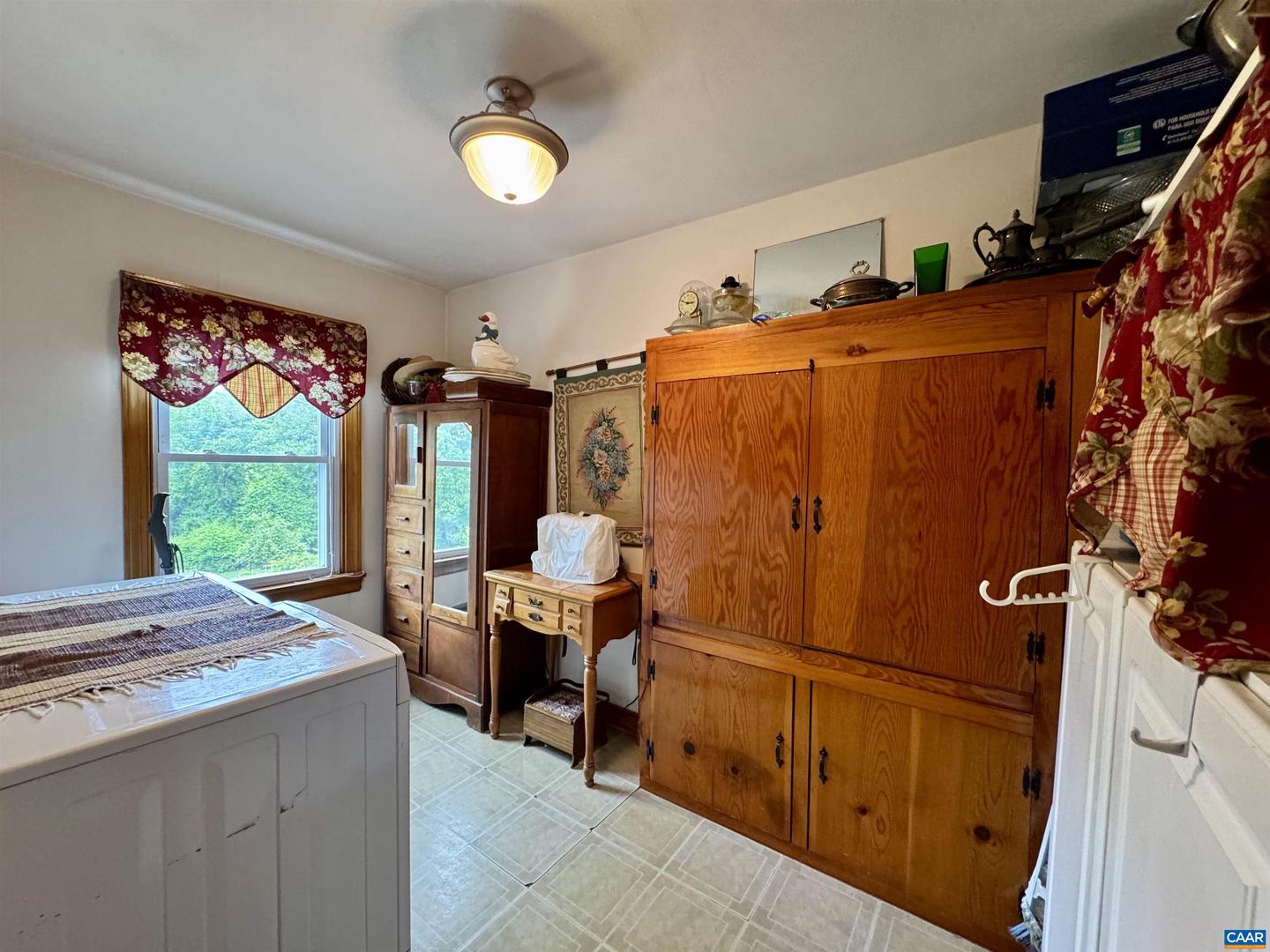1820 SPRINGHILL RD, STAUNTON, Virginia 24401, 4 Bedrooms Bedrooms, ,3 BathroomsBathrooms,Residential,For sale,1820 SPRINGHILL RD,665103 MLS # 665103