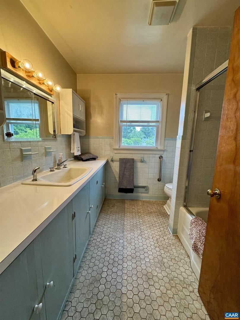 1820 SPRINGHILL RD, STAUNTON, Virginia 24401, 4 Bedrooms Bedrooms, ,3 BathroomsBathrooms,Residential,For sale,1820 SPRINGHILL RD,665103 MLS # 665103