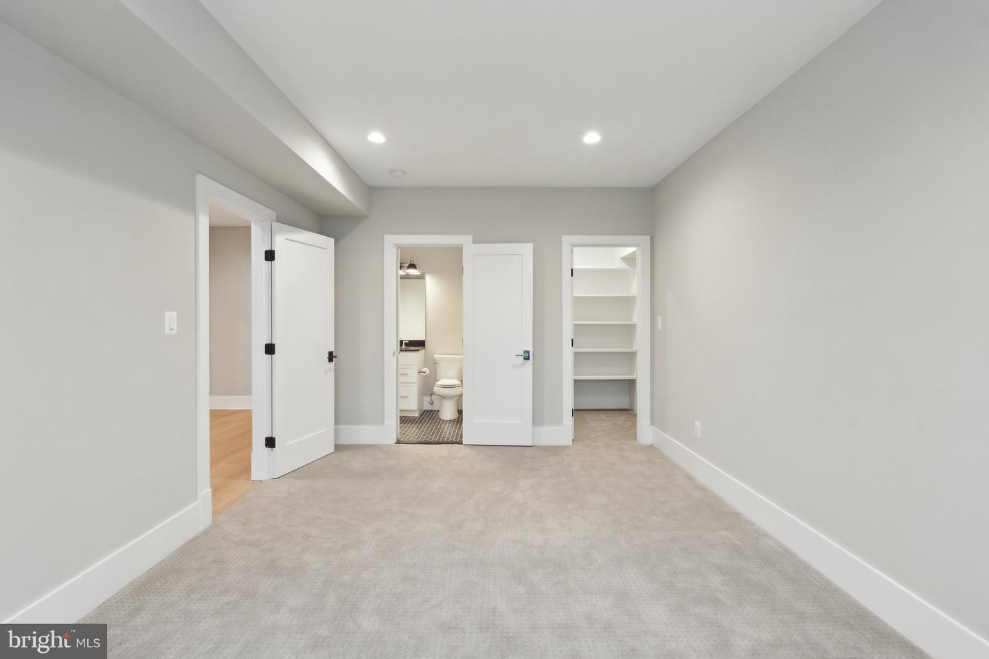 1609 WOODMOOR LN, MCLEAN, Virginia 22101, 7 Bedrooms Bedrooms, ,7 BathroomsBathrooms,Residential,For sale,1609 WOODMOOR LN,VAFX2244198 MLS # VAFX2244198