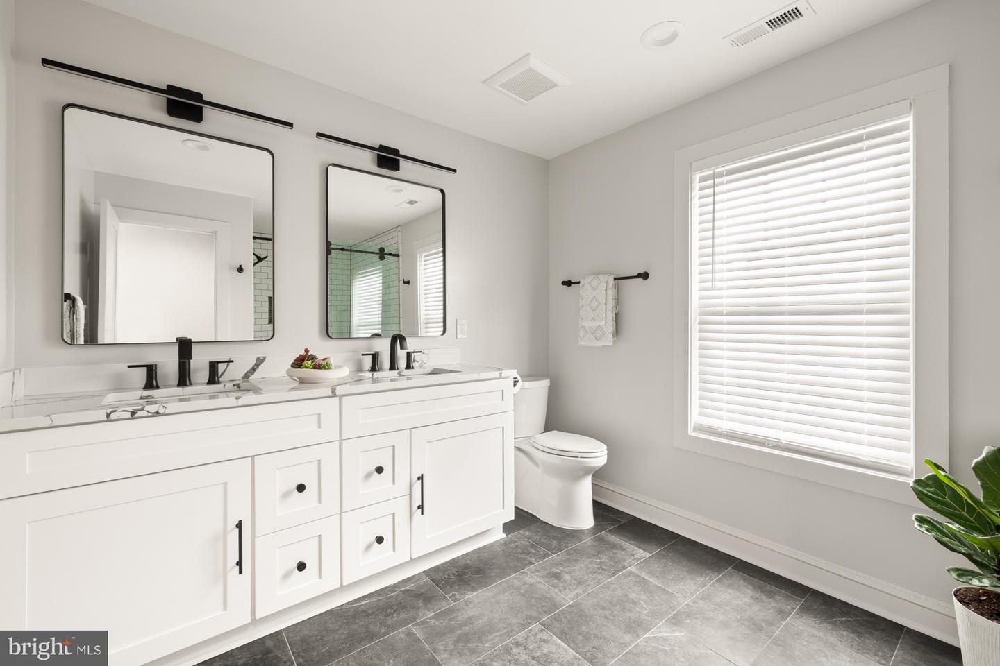 3209 12TH ST S, ARLINGTON, Virginia 22204, 4 Bedrooms Bedrooms, ,4 BathroomsBathrooms,Residential,For sale,3209 12TH ST S,VAAR2058428 MLS # VAAR2058428