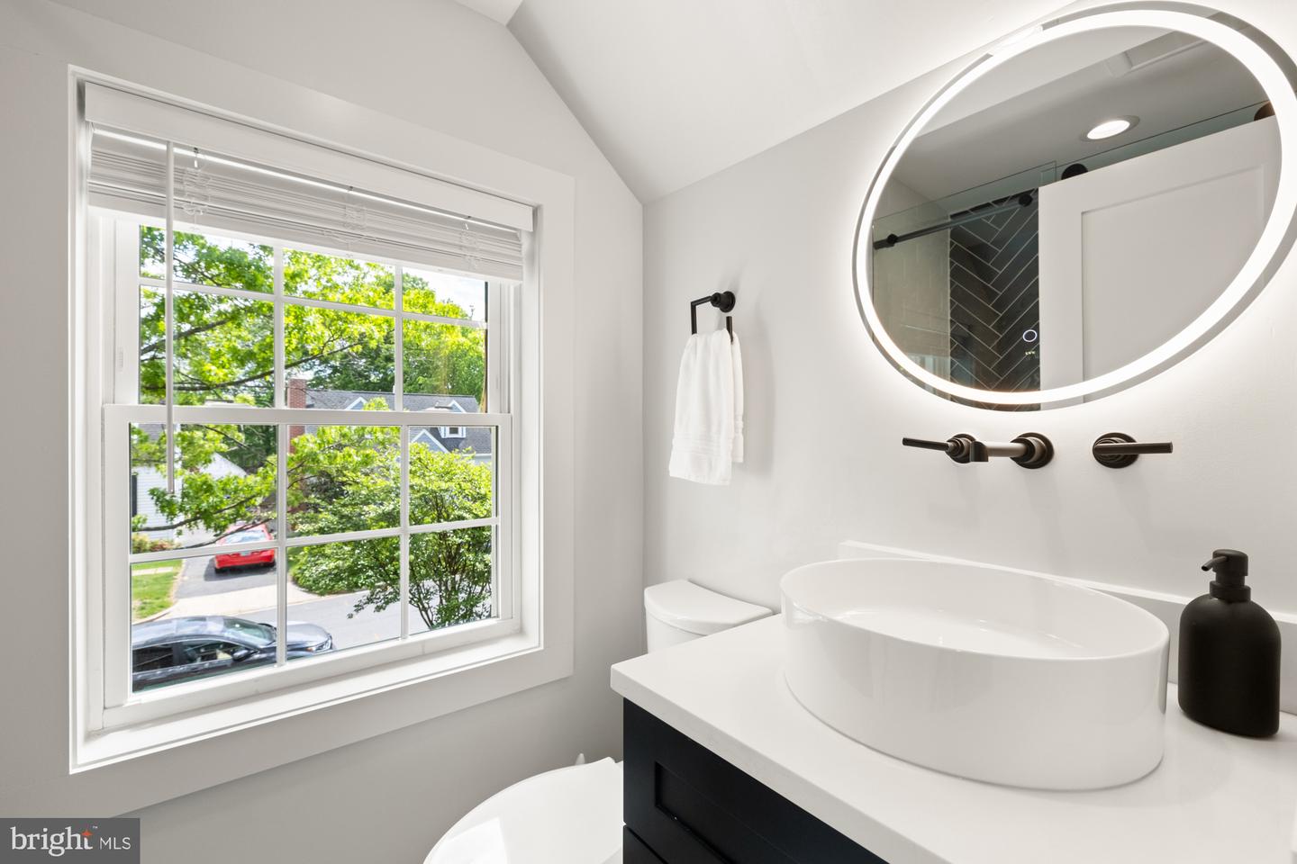 3209 12TH ST S, ARLINGTON, Virginia 22204, 4 Bedrooms Bedrooms, ,4 BathroomsBathrooms,Residential,For sale,3209 12TH ST S,VAAR2058428 MLS # VAAR2058428