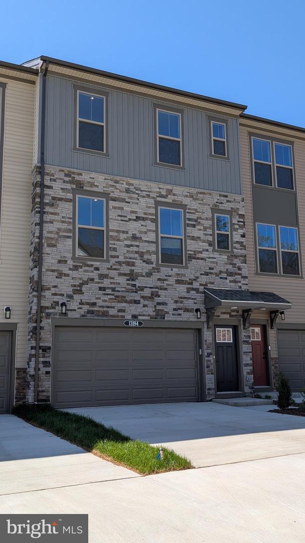13194 NIXON LN, WOODBRIDGE, Virginia 22193, 4 Bedrooms Bedrooms, ,3 BathroomsBathrooms,Residential,For sale,13194 NIXON LN,VAPW2095862 MLS # VAPW2095862