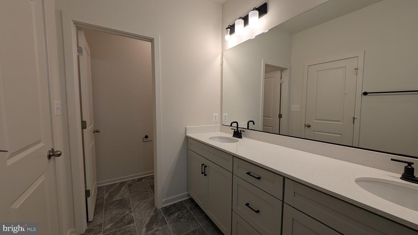 13194 NIXON LN, WOODBRIDGE, Virginia 22193, 4 Bedrooms Bedrooms, ,3 BathroomsBathrooms,Residential,For sale,13194 NIXON LN,VAPW2095862 MLS # VAPW2095862