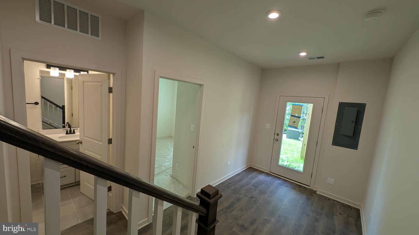 13194 NIXON LN, WOODBRIDGE, Virginia 22193, 4 Bedrooms Bedrooms, ,3 BathroomsBathrooms,Residential,For sale,13194 NIXON LN,VAPW2095862 MLS # VAPW2095862