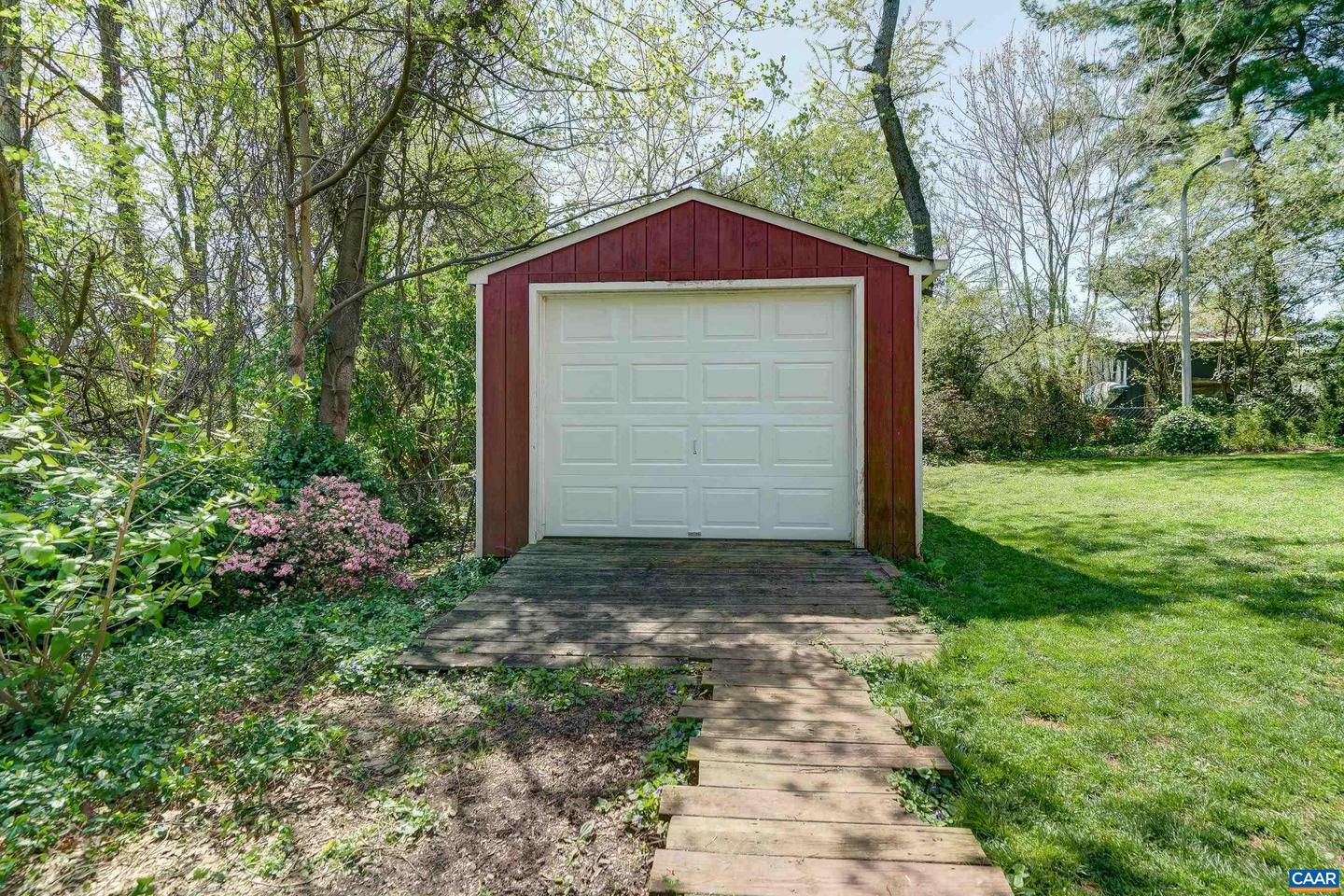 1514 WESTWOOD RD, CHARLOTTESVILLE, Virginia 22903, 4 Bedrooms Bedrooms, ,3 BathroomsBathrooms,Residential,For sale,1514 WESTWOOD RD,665118 MLS # 665118