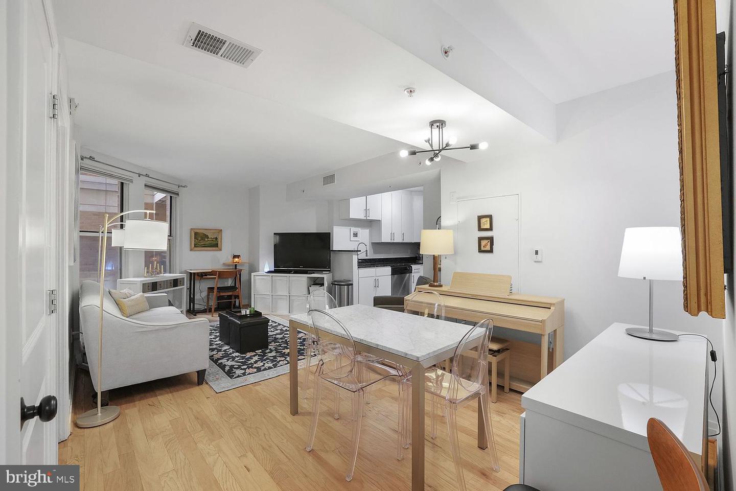 915 E ST NW #403, WASHINGTON, District Of Columbia 20004, 1 Bedroom Bedrooms, ,1 BathroomBathrooms,Residential,For sale,915 E ST NW #403,DCDC2203210 MLS # DCDC2203210