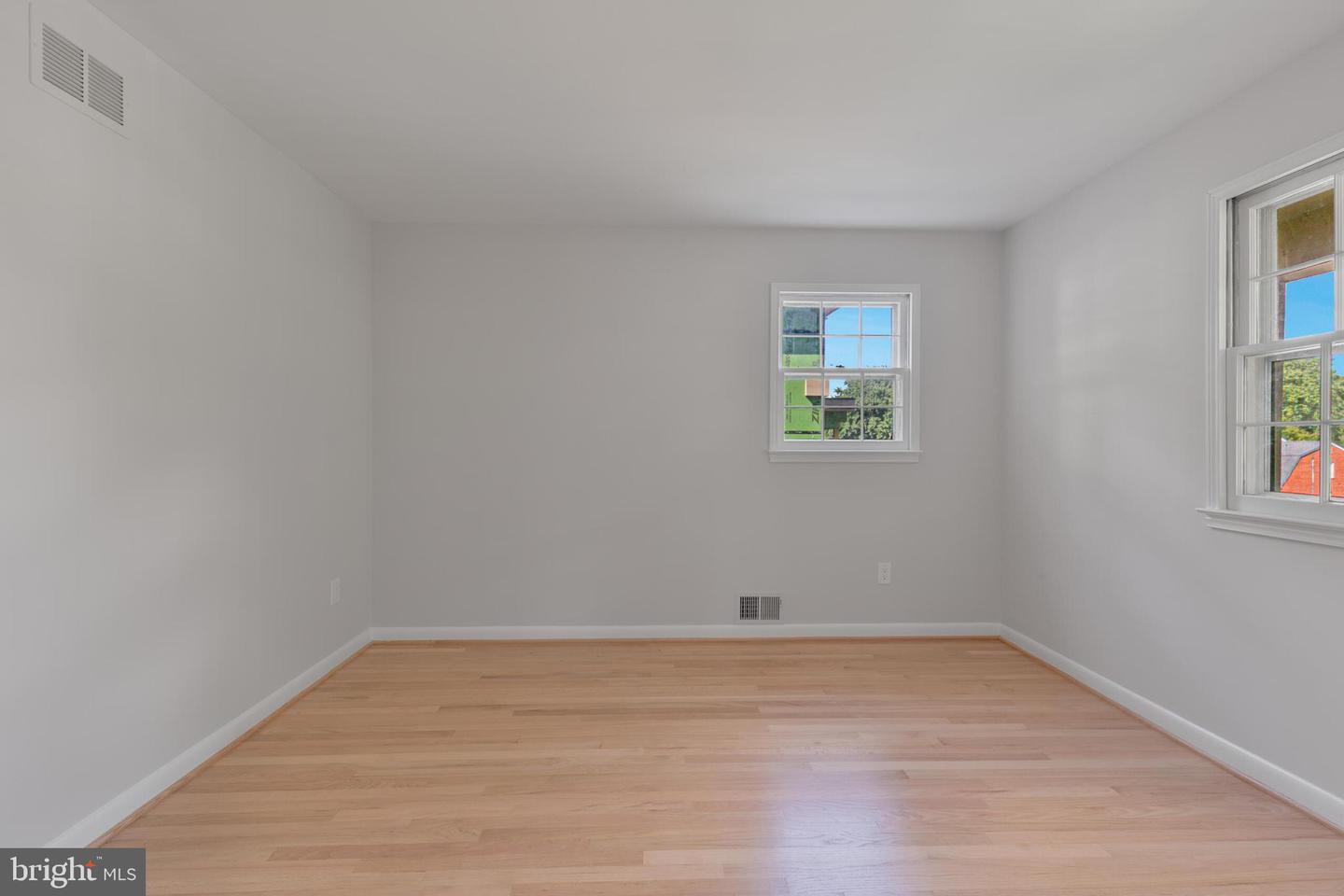 1334 ELSINORE AVE, MCLEAN, Virginia 22102, 4 Bedrooms Bedrooms, ,2 BathroomsBathrooms,Residential,For sale,1334 ELSINORE AVE,VAFX2244262 MLS # VAFX2244262