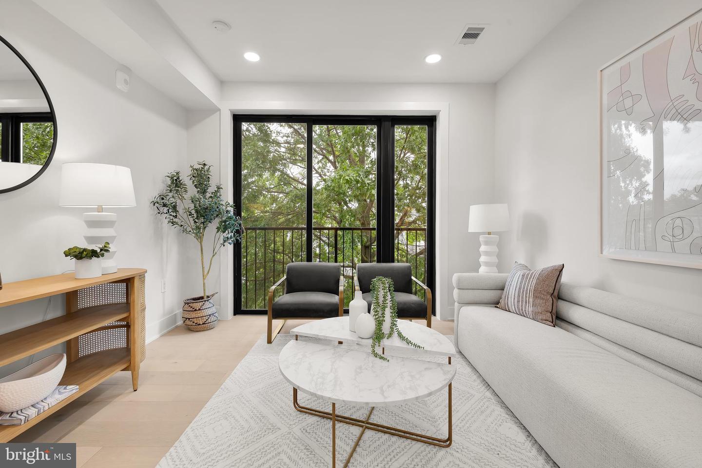 3934 14TH ST NW #101, WASHINGTON, District Of Columbia 20011, 2 Bedrooms Bedrooms, ,1 BathroomBathrooms,Residential,For sale,3934 14TH ST NW #101,DCDC2203232 MLS # DCDC2203232