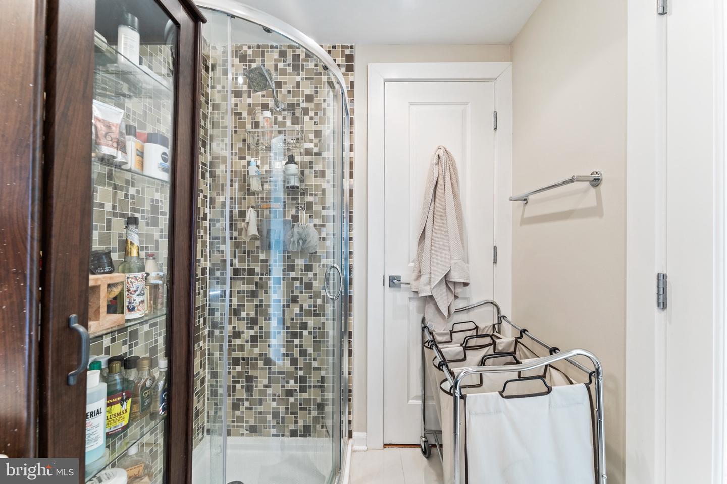 3129 7TH ST N, ARLINGTON, Virginia 22201, 2 Bedrooms Bedrooms, ,2 BathroomsBathrooms,Residential,For sale,3129 7TH ST N,VAAR2058442 MLS # VAAR2058442