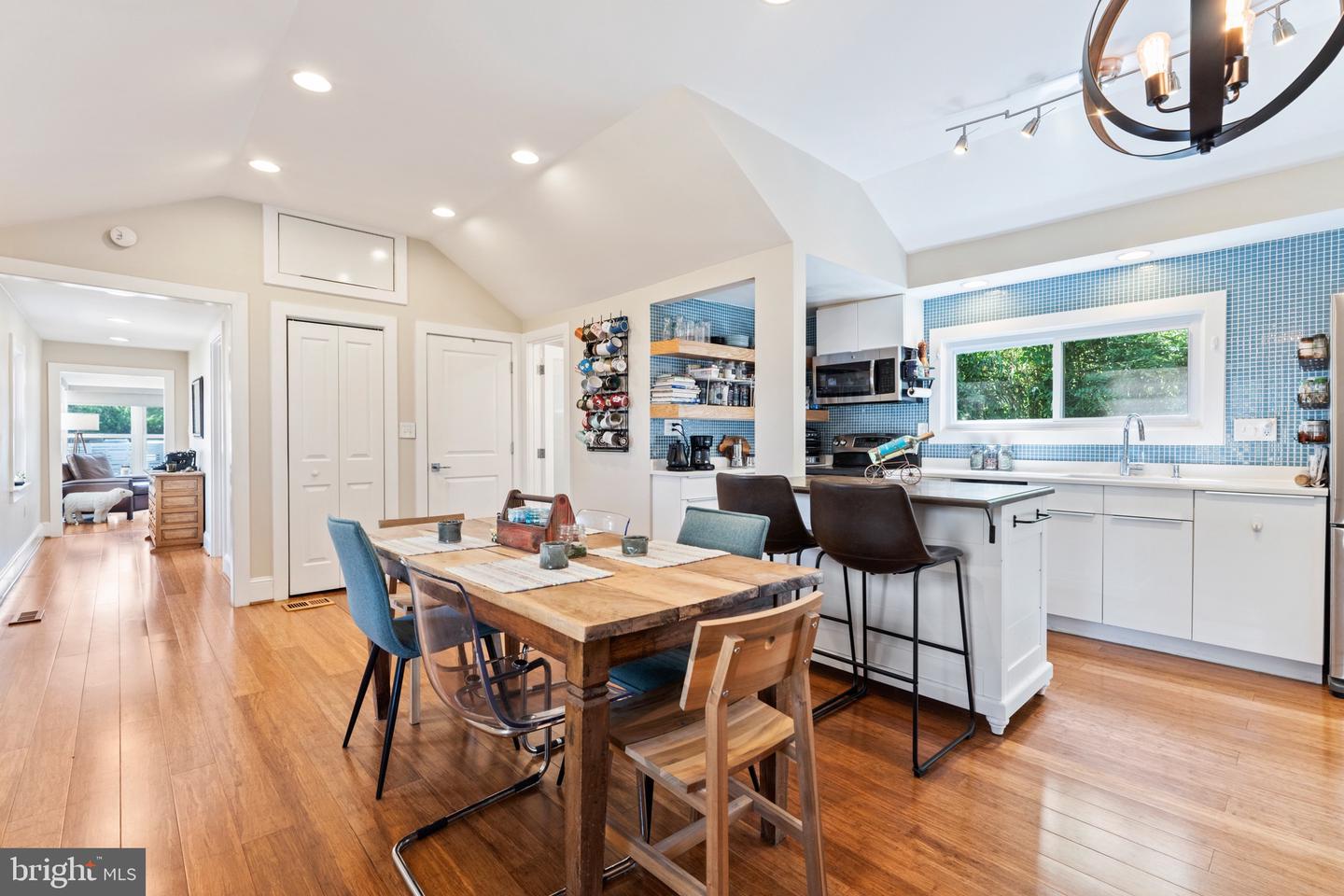 3129 7TH ST N, ARLINGTON, Virginia 22201, 2 Bedrooms Bedrooms, ,2 BathroomsBathrooms,Residential,For sale,3129 7TH ST N,VAAR2058442 MLS # VAAR2058442