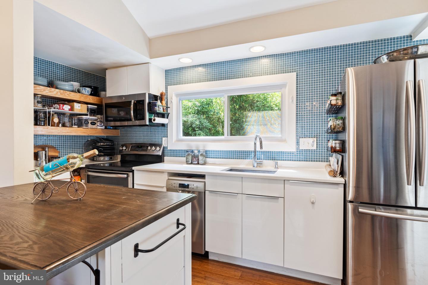 3129 7TH ST N, ARLINGTON, Virginia 22201, 2 Bedrooms Bedrooms, ,2 BathroomsBathrooms,Residential,For sale,3129 7TH ST N,VAAR2058442 MLS # VAAR2058442