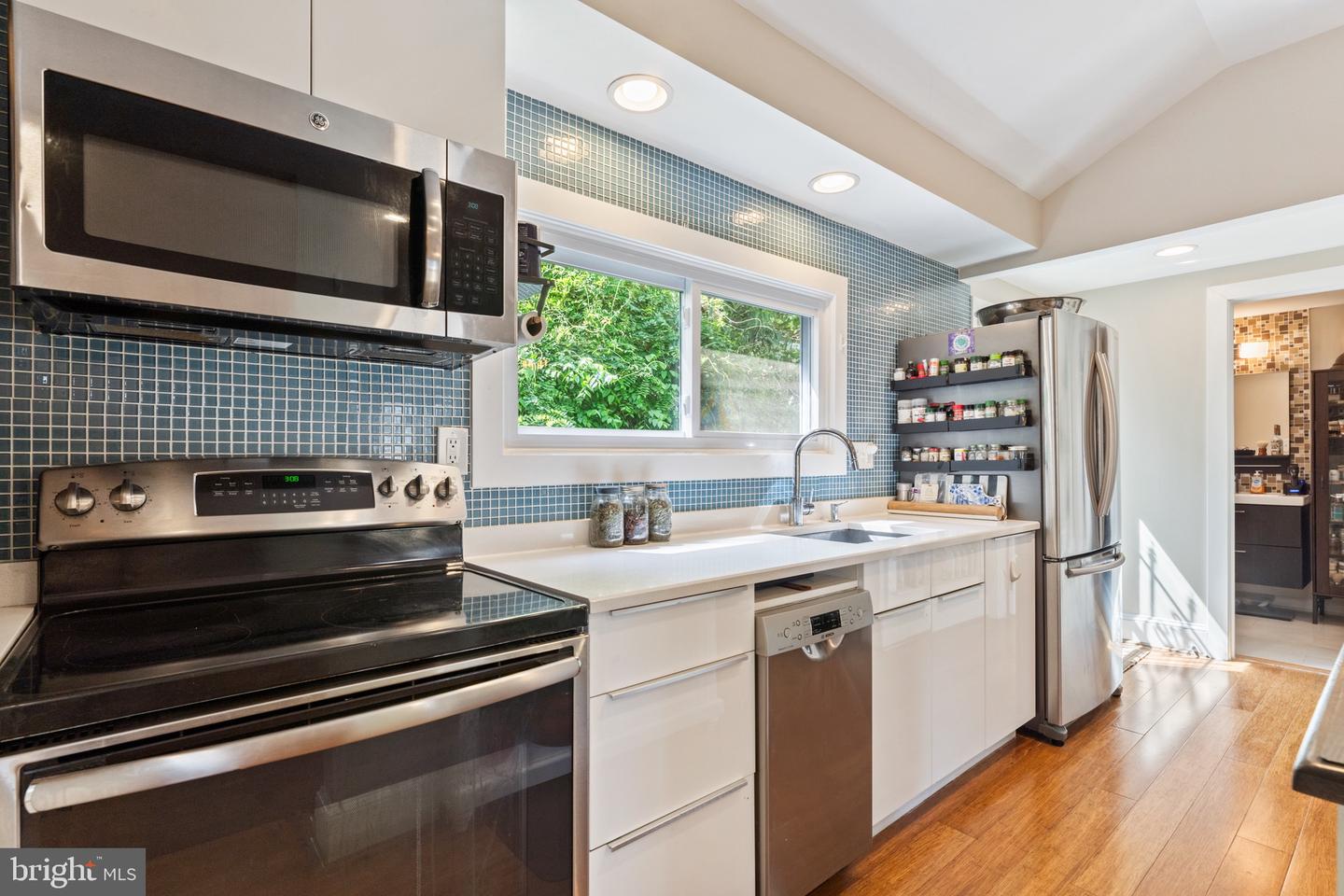 3129 7TH ST N, ARLINGTON, Virginia 22201, 2 Bedrooms Bedrooms, ,2 BathroomsBathrooms,Residential,For sale,3129 7TH ST N,VAAR2058442 MLS # VAAR2058442