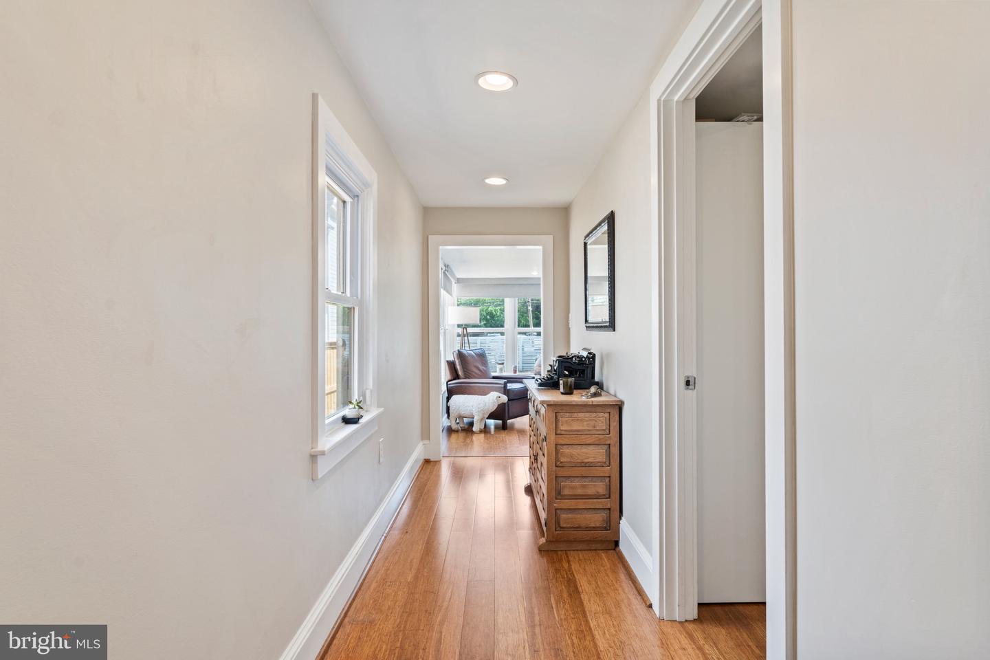 3129 7TH ST N, ARLINGTON, Virginia 22201, 2 Bedrooms Bedrooms, ,2 BathroomsBathrooms,Residential,For sale,3129 7TH ST N,VAAR2058442 MLS # VAAR2058442