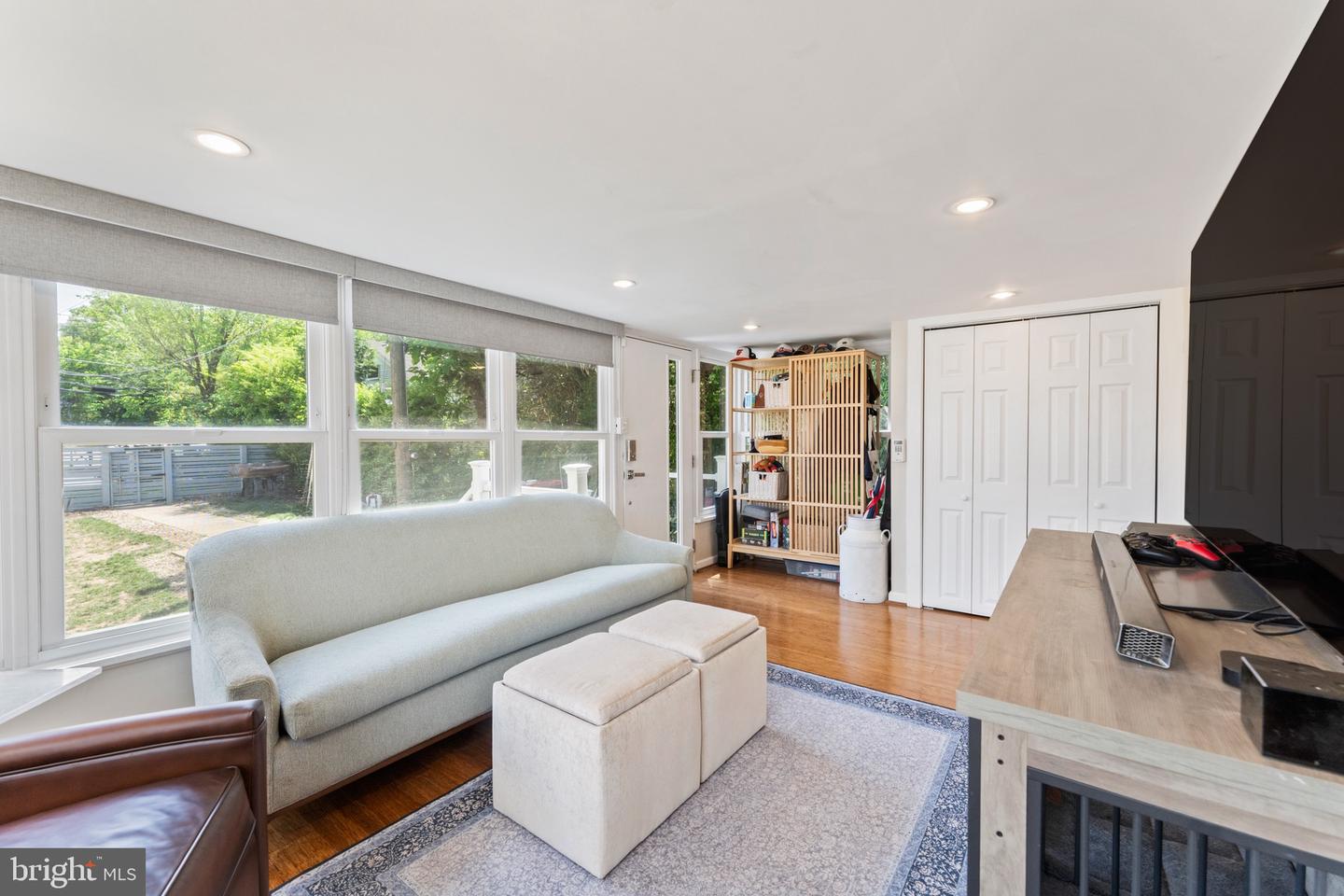 3129 7TH ST N, ARLINGTON, Virginia 22201, 2 Bedrooms Bedrooms, ,2 BathroomsBathrooms,Residential,For sale,3129 7TH ST N,VAAR2058442 MLS # VAAR2058442