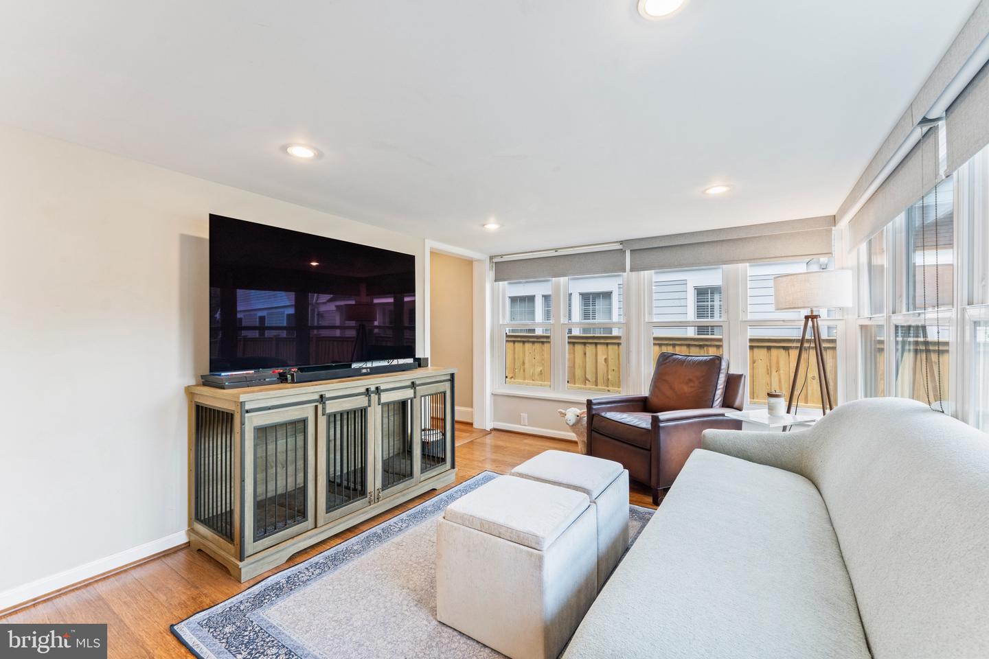 3129 7TH ST N, ARLINGTON, Virginia 22201, 2 Bedrooms Bedrooms, ,2 BathroomsBathrooms,Residential,For sale,3129 7TH ST N,VAAR2058442 MLS # VAAR2058442