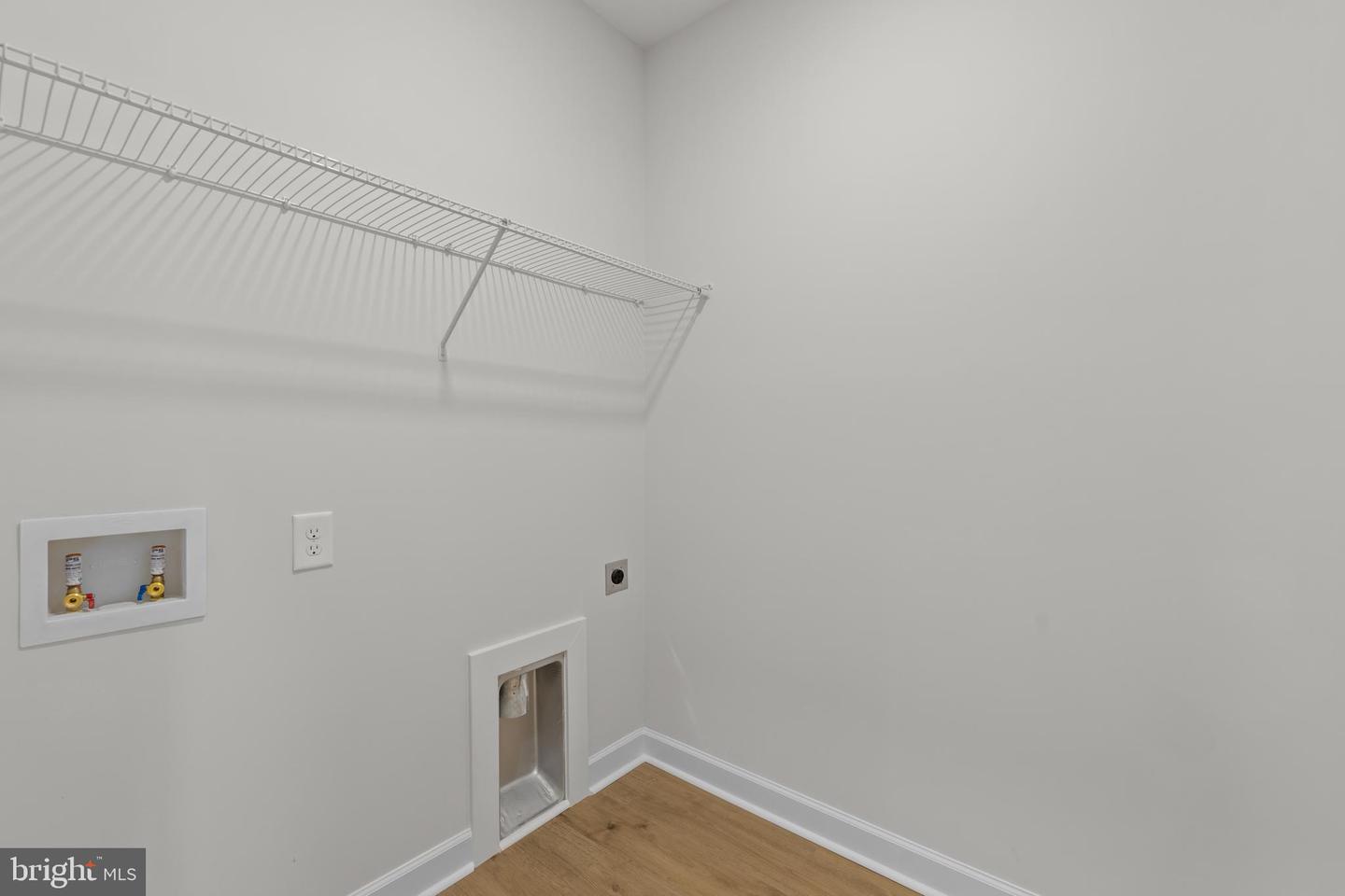 6978 BRAY RD, HAYES, Virginia 23072, 4 Bedrooms Bedrooms, 8 Rooms Rooms,3 BathroomsBathrooms,Residential,For sale,6978 BRAY RD,VAGV2000142 MLS # VAGV2000142