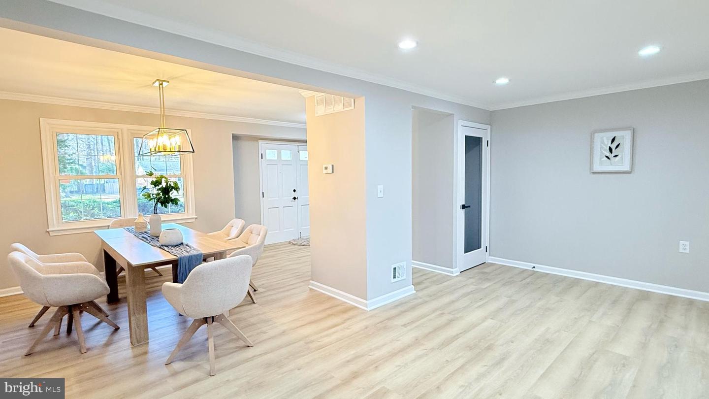 5037 LINETTE LN, ANNANDALE, Virginia 22003, 4 Bedrooms Bedrooms, ,3 BathroomsBathrooms,Residential,For sale,5037 LINETTE LN,VAFX2244336 MLS # VAFX2244336