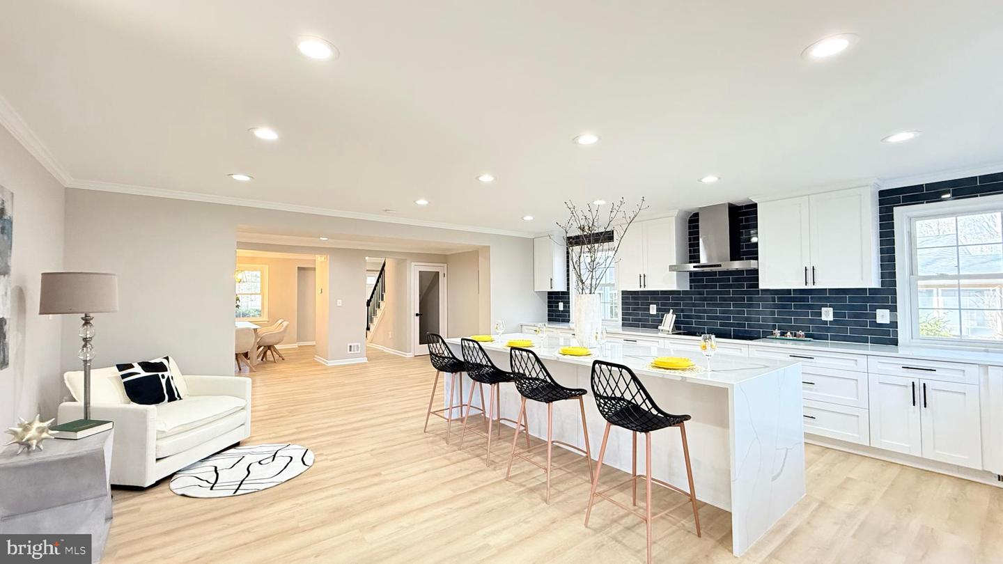 5037 LINETTE LN, ANNANDALE, Virginia 22003, 4 Bedrooms Bedrooms, ,3 BathroomsBathrooms,Residential,For sale,5037 LINETTE LN,VAFX2244336 MLS # VAFX2244336