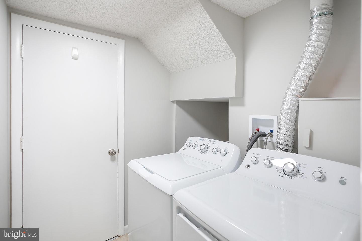 261 E JUNIPER AVE, STERLING, Virginia 20164, 3 Bedrooms Bedrooms, ,2 BathroomsBathrooms,Residential,For sale,261 E JUNIPER AVE,VALO2098342 MLS # VALO2098342