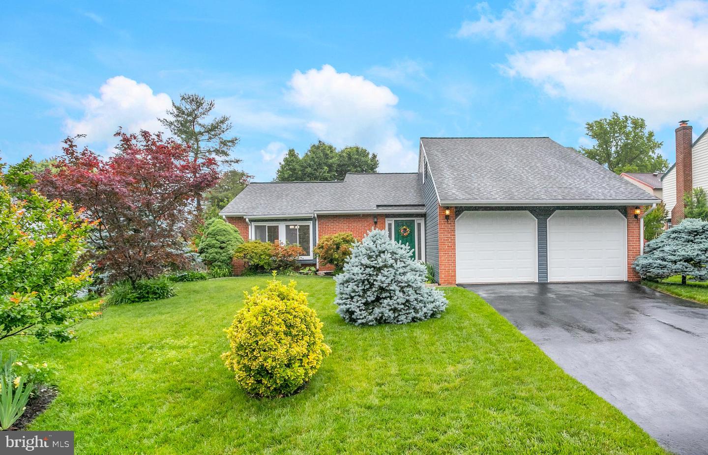 261 E JUNIPER AVE, STERLING, Virginia 20164, 3 Bedrooms Bedrooms, ,2 BathroomsBathrooms,Residential,For sale,261 E JUNIPER AVE,VALO2098342 MLS # VALO2098342