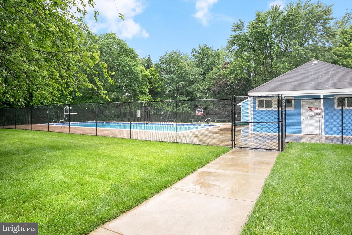 261 E JUNIPER AVE, STERLING, Virginia 20164, 3 Bedrooms Bedrooms, ,2 BathroomsBathrooms,Residential,For sale,261 E JUNIPER AVE,VALO2098342 MLS # VALO2098342