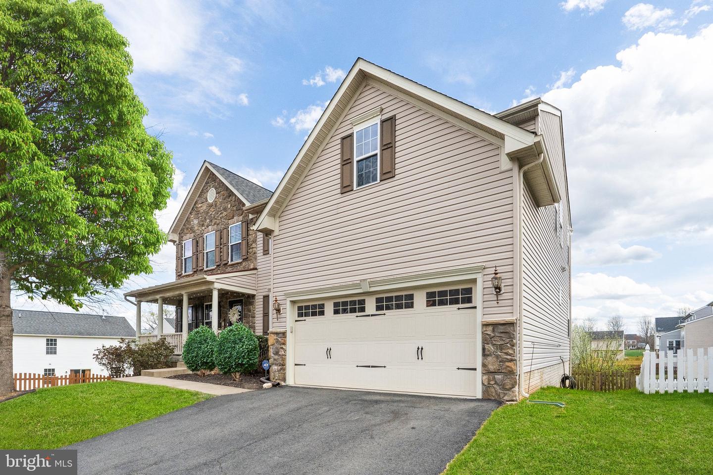 9 EISENTOWN DR, LOVETTSVILLE, Virginia 20180, 5 Bedrooms Bedrooms, ,3 BathroomsBathrooms,Residential,For sale,9 EISENTOWN DR,VALO2098350 MLS # VALO2098350