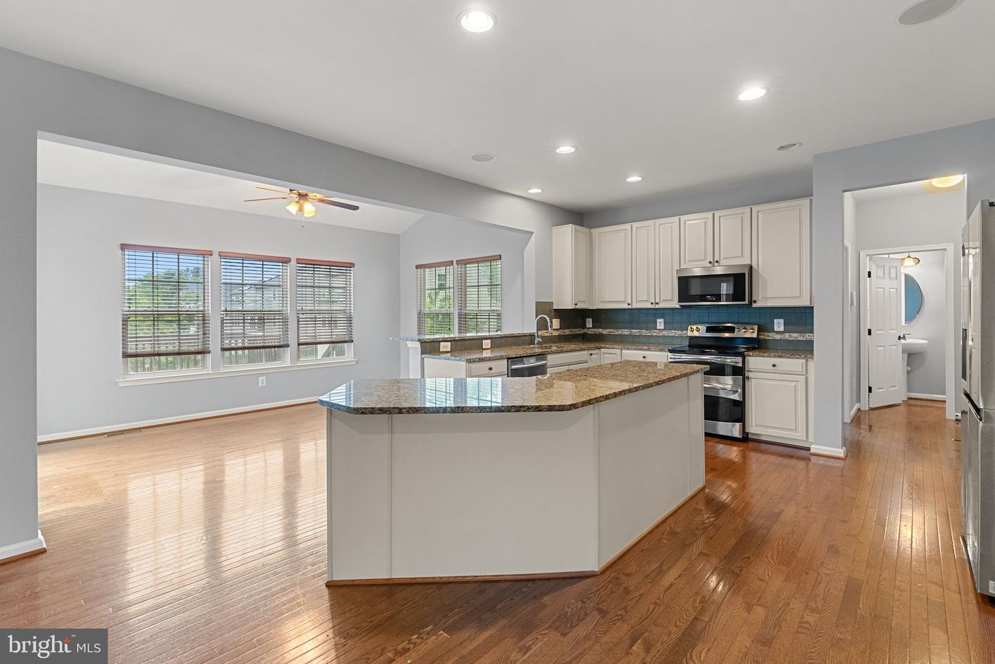 9 EISENTOWN DR, LOVETTSVILLE, Virginia 20180, 5 Bedrooms Bedrooms, ,3 BathroomsBathrooms,Residential,For sale,9 EISENTOWN DR,VALO2098350 MLS # VALO2098350