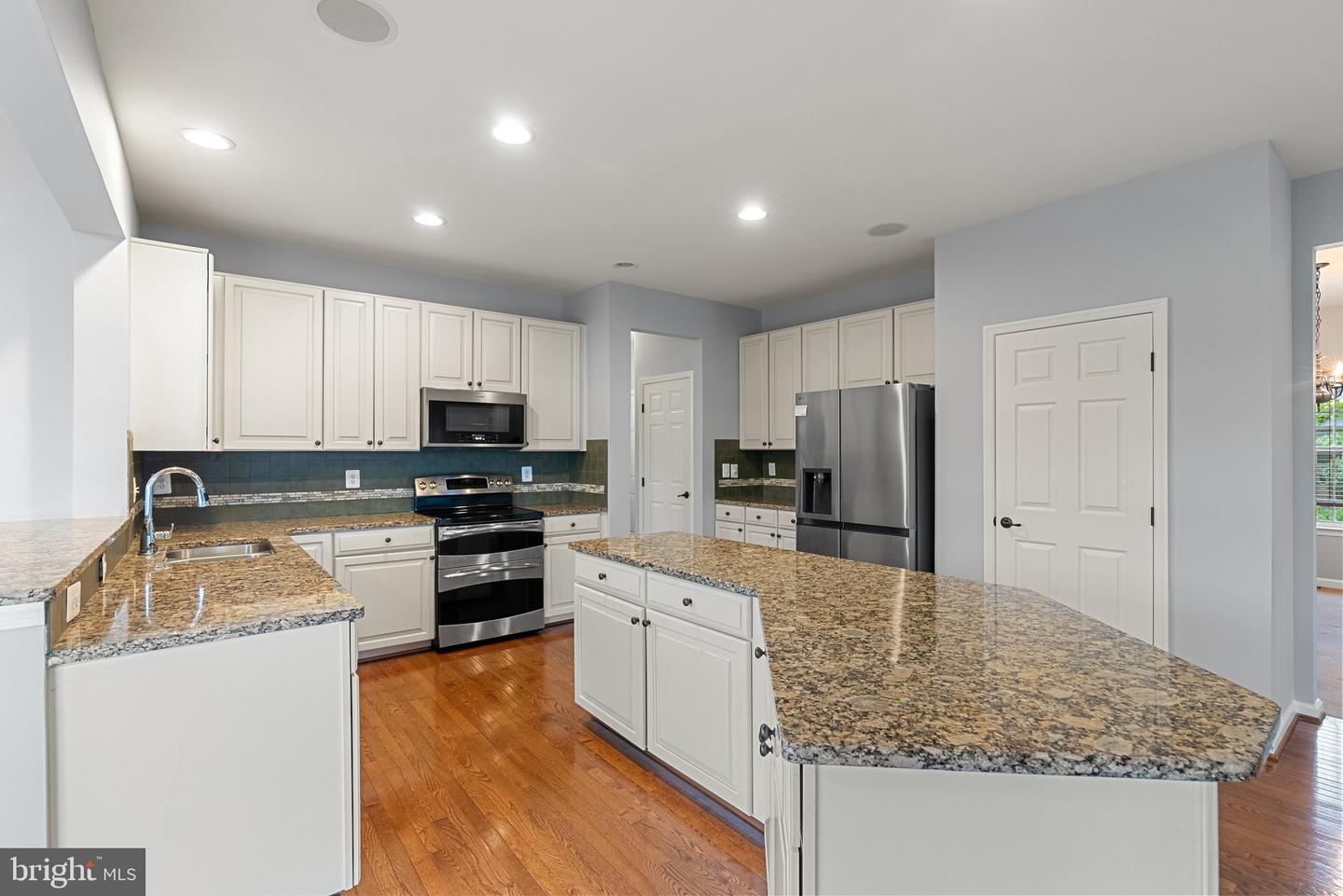 9 EISENTOWN DR, LOVETTSVILLE, Virginia 20180, 5 Bedrooms Bedrooms, ,3 BathroomsBathrooms,Residential,For sale,9 EISENTOWN DR,VALO2098350 MLS # VALO2098350