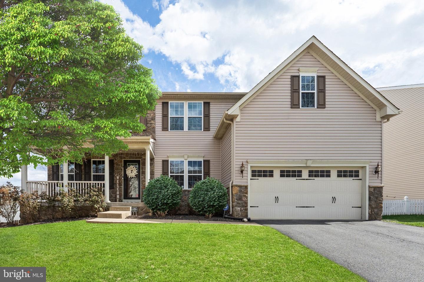 9 EISENTOWN DR, LOVETTSVILLE, Virginia 20180, 5 Bedrooms Bedrooms, ,3 BathroomsBathrooms,Residential,For sale,9 EISENTOWN DR,VALO2098350 MLS # VALO2098350