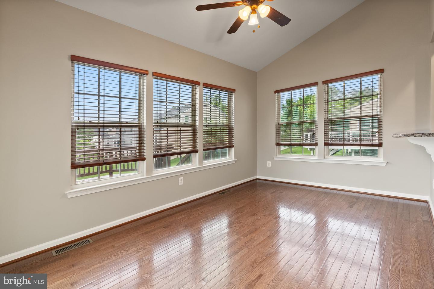9 EISENTOWN DR, LOVETTSVILLE, Virginia 20180, 5 Bedrooms Bedrooms, ,3 BathroomsBathrooms,Residential,For sale,9 EISENTOWN DR,VALO2098350 MLS # VALO2098350