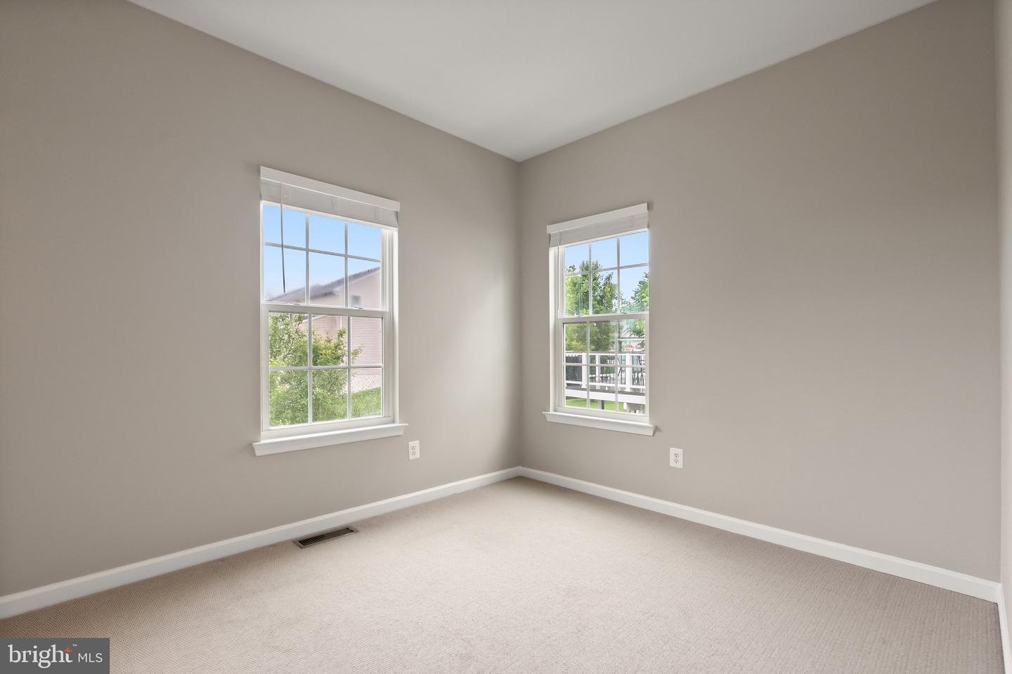 9 EISENTOWN DR, LOVETTSVILLE, Virginia 20180, 5 Bedrooms Bedrooms, ,3 BathroomsBathrooms,Residential,For sale,9 EISENTOWN DR,VALO2098350 MLS # VALO2098350