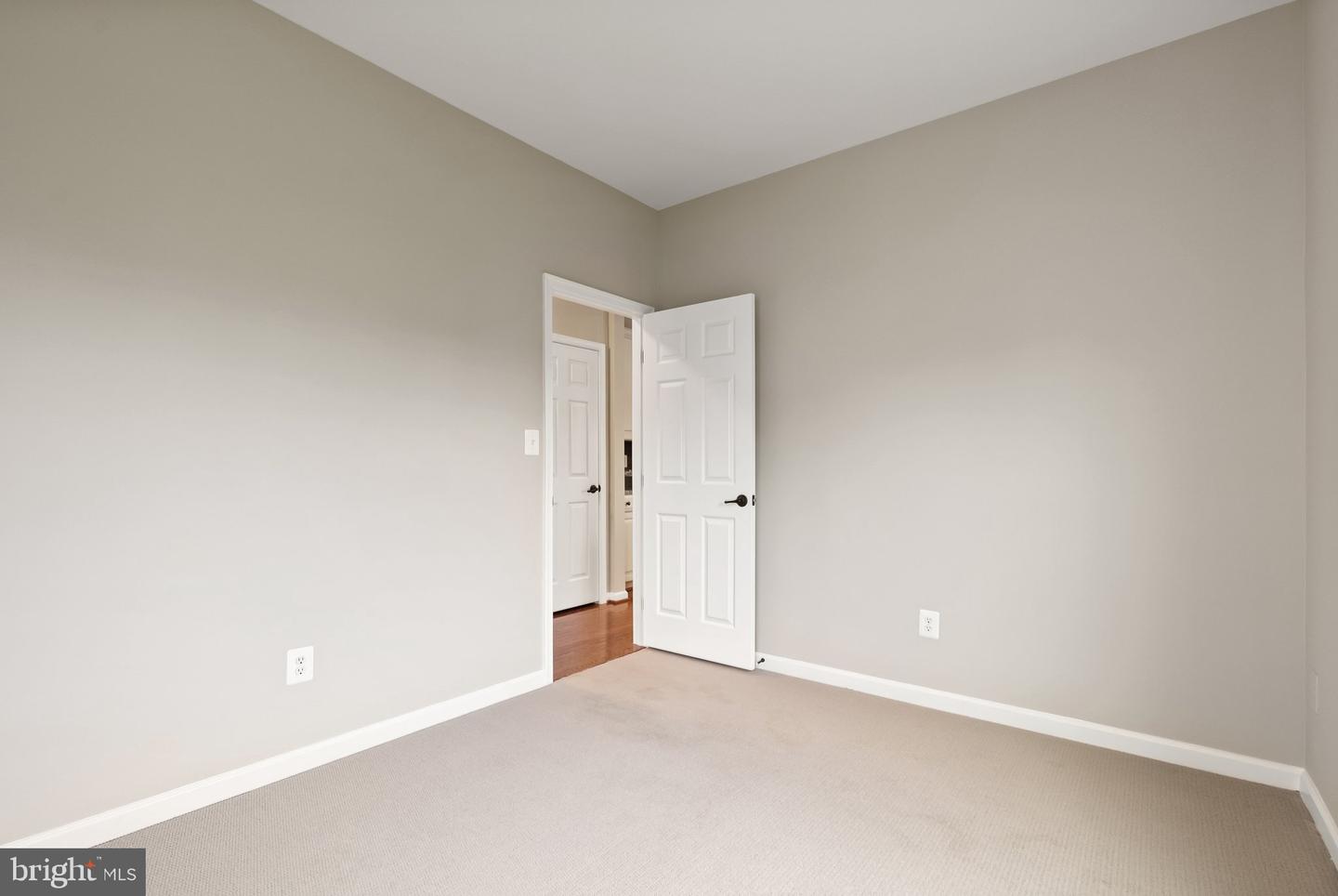 9 EISENTOWN DR, LOVETTSVILLE, Virginia 20180, 5 Bedrooms Bedrooms, ,3 BathroomsBathrooms,Residential,For sale,9 EISENTOWN DR,VALO2098350 MLS # VALO2098350