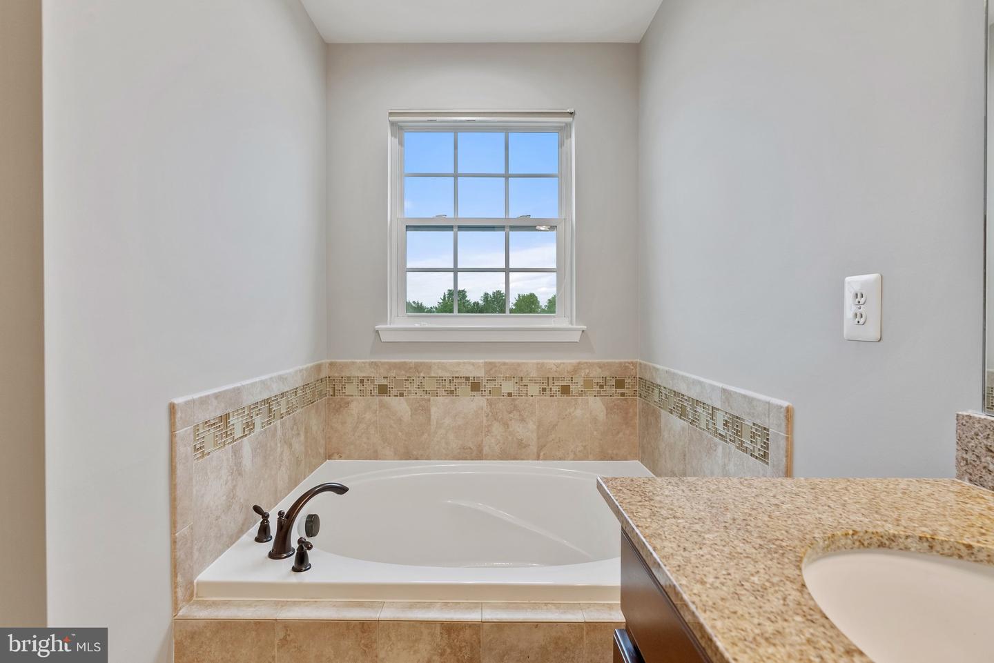9 EISENTOWN DR, LOVETTSVILLE, Virginia 20180, 5 Bedrooms Bedrooms, ,3 BathroomsBathrooms,Residential,For sale,9 EISENTOWN DR,VALO2098350 MLS # VALO2098350