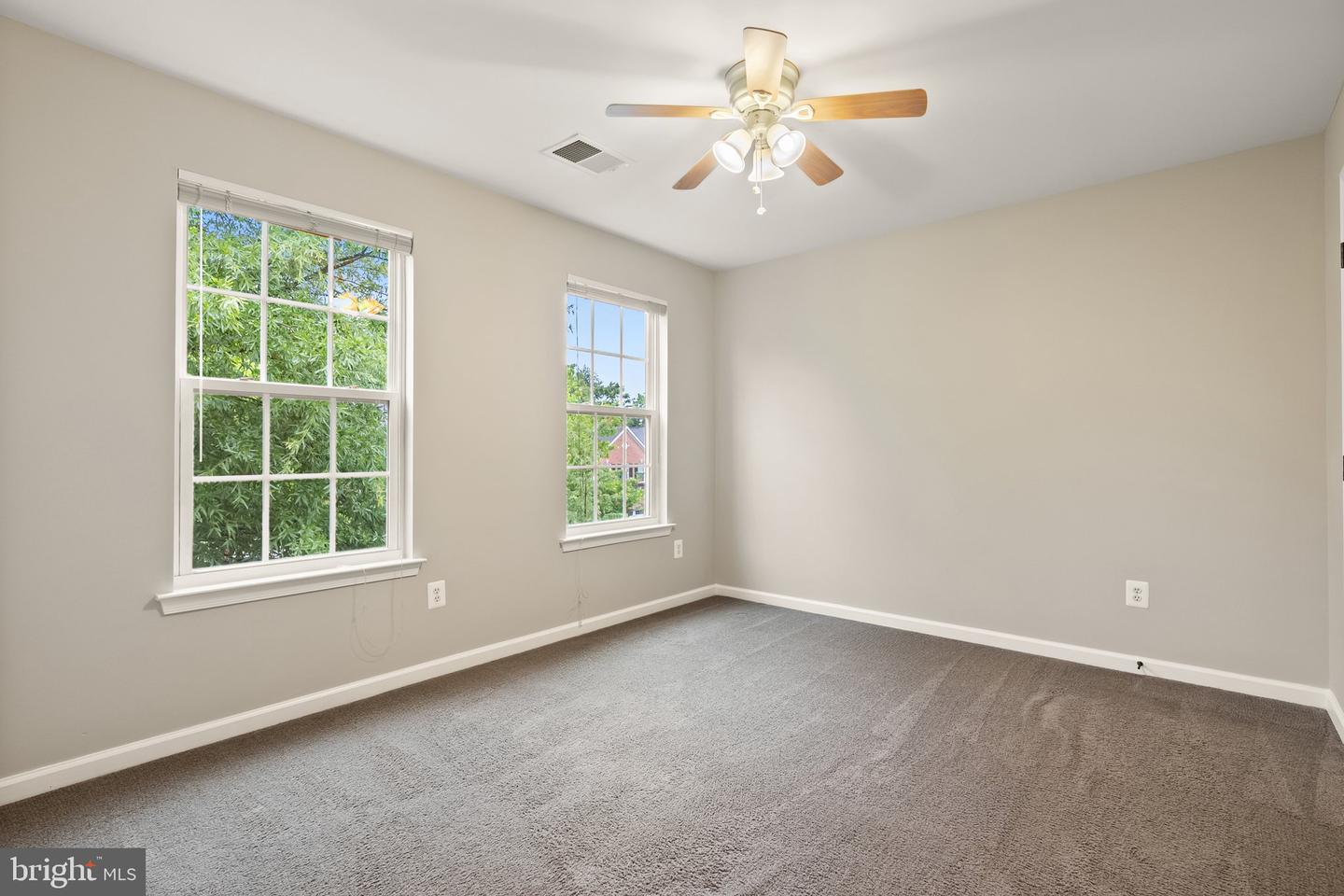 9 EISENTOWN DR, LOVETTSVILLE, Virginia 20180, 5 Bedrooms Bedrooms, ,3 BathroomsBathrooms,Residential,For sale,9 EISENTOWN DR,VALO2098350 MLS # VALO2098350