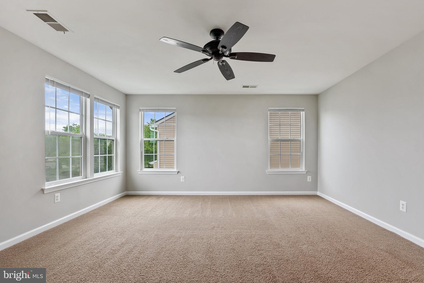 9 EISENTOWN DR, LOVETTSVILLE, Virginia 20180, 5 Bedrooms Bedrooms, ,3 BathroomsBathrooms,Residential,For sale,9 EISENTOWN DR,VALO2098350 MLS # VALO2098350