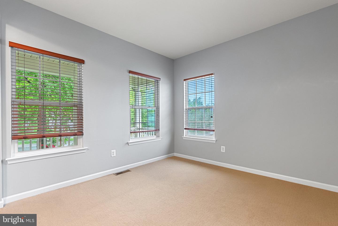 9 EISENTOWN DR, LOVETTSVILLE, Virginia 20180, 5 Bedrooms Bedrooms, ,3 BathroomsBathrooms,Residential,For sale,9 EISENTOWN DR,VALO2098350 MLS # VALO2098350